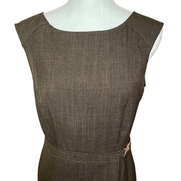 Ellen Tracy Brown Sleeveless Sheath with Mid-Century Gold Metal Accent Size 6 - Picture 5 of 12